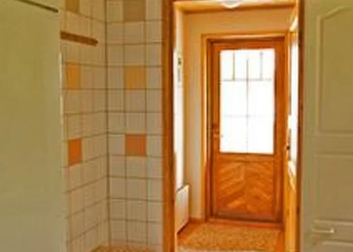 Keltavuokko By Interhome * Sipsio